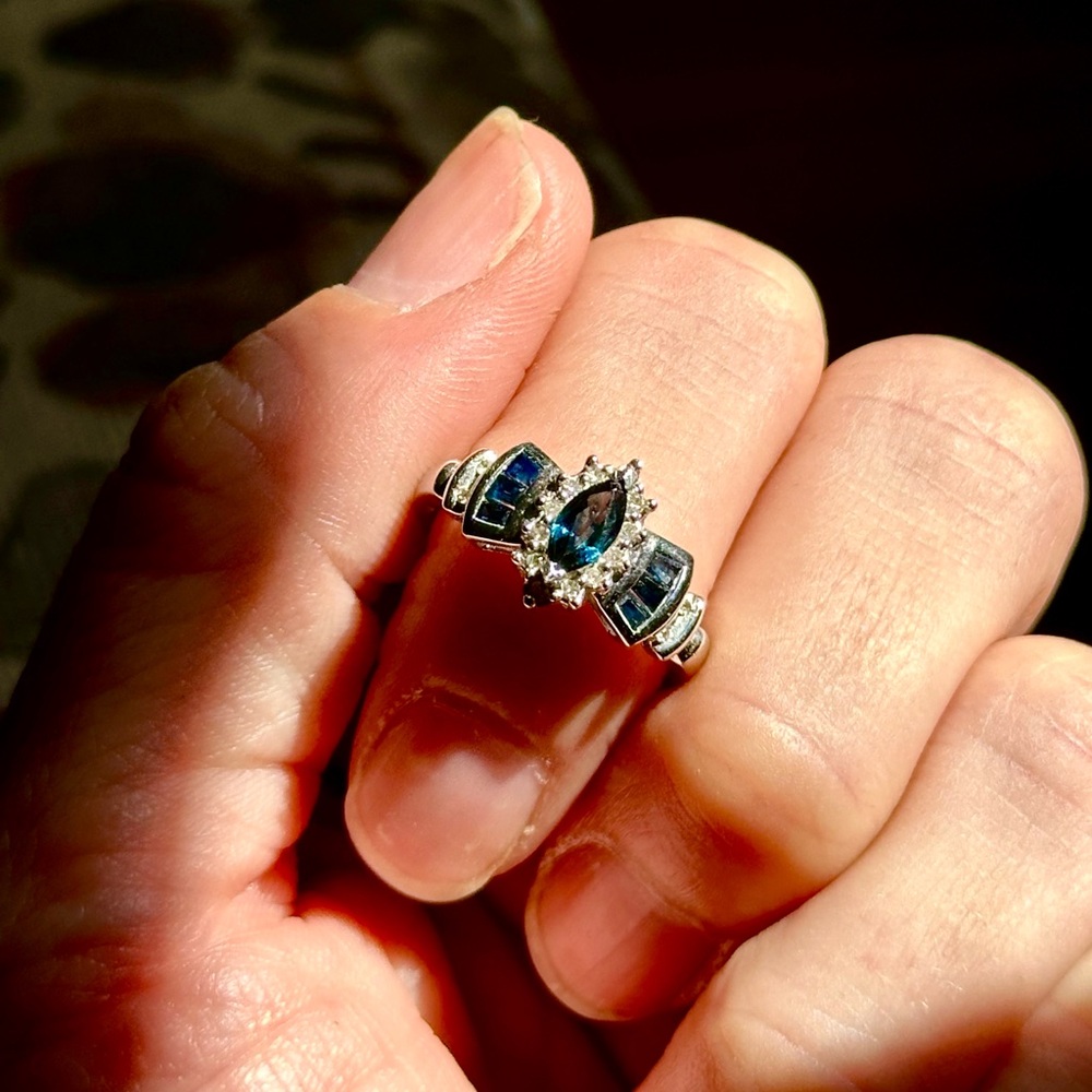 Macy’s Sapphire & Diamond Ring 14k wg